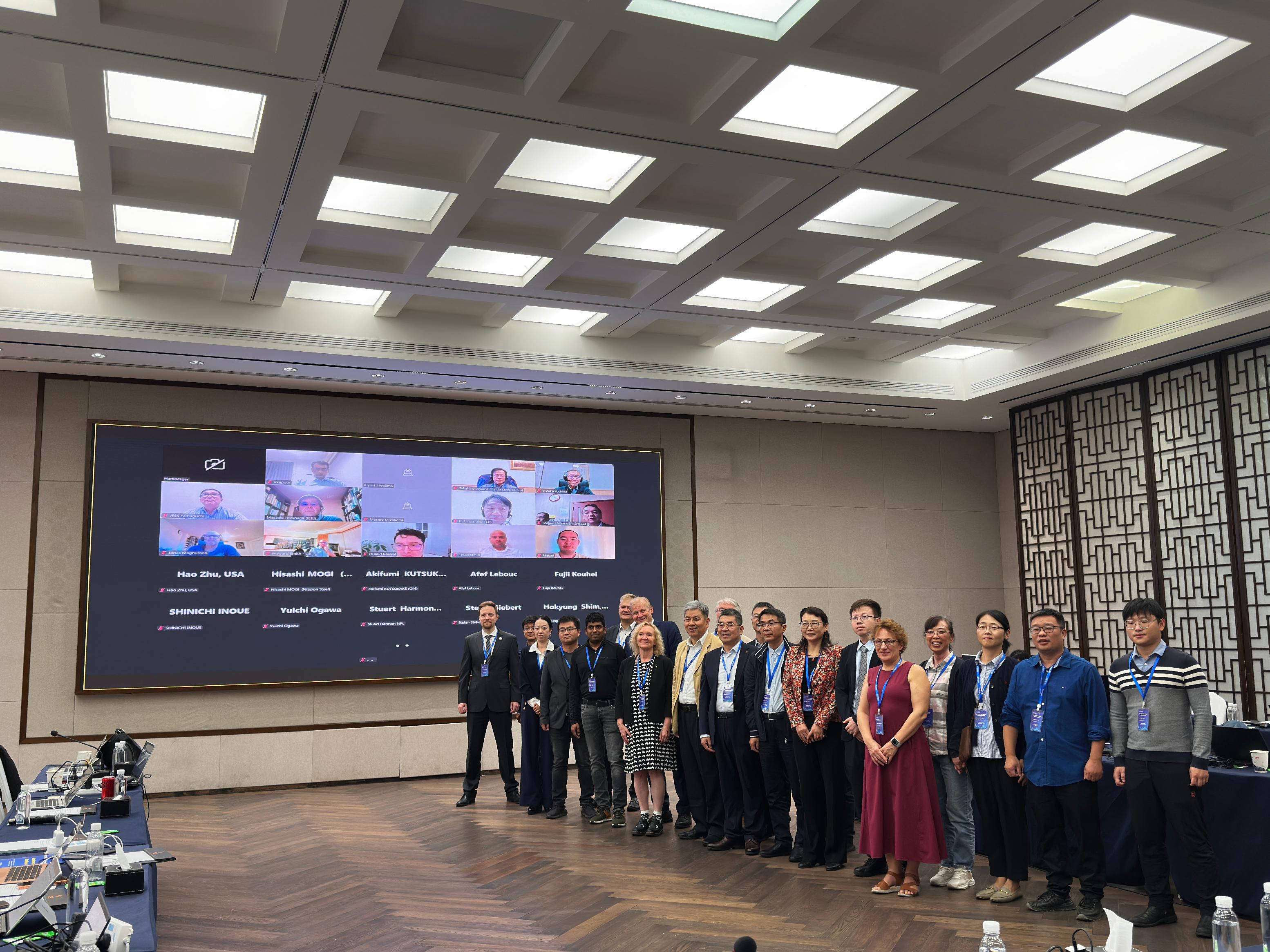 IEC/TC68会议专家合影